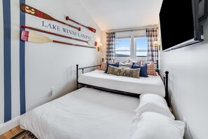 3 bedrooms, desk, iron/ironing board, travel cot