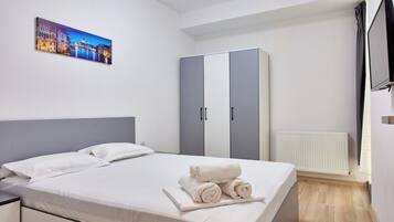 1 bedroom, individually decorated, individually furnished, soundproofing