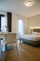 标准开间 | 防过敏的被褥、笔记本电脑工作区、隔音、免费 WiFi