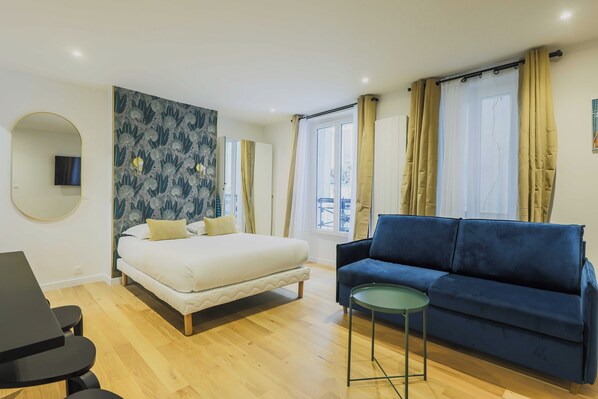 1 bedroom, laptop workspace, iron/ironing board, bed sheets - Modern Studio - 4P- Sacre-coeur (Paris)