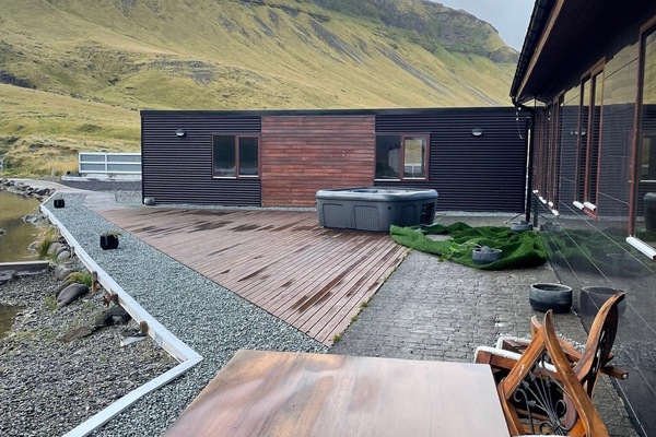 Stórt einbýlishús - sjávarsýn | Verönd/útipallur