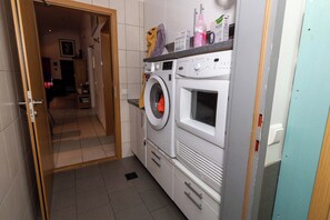 Superior Villa, Sea View | Laundry room