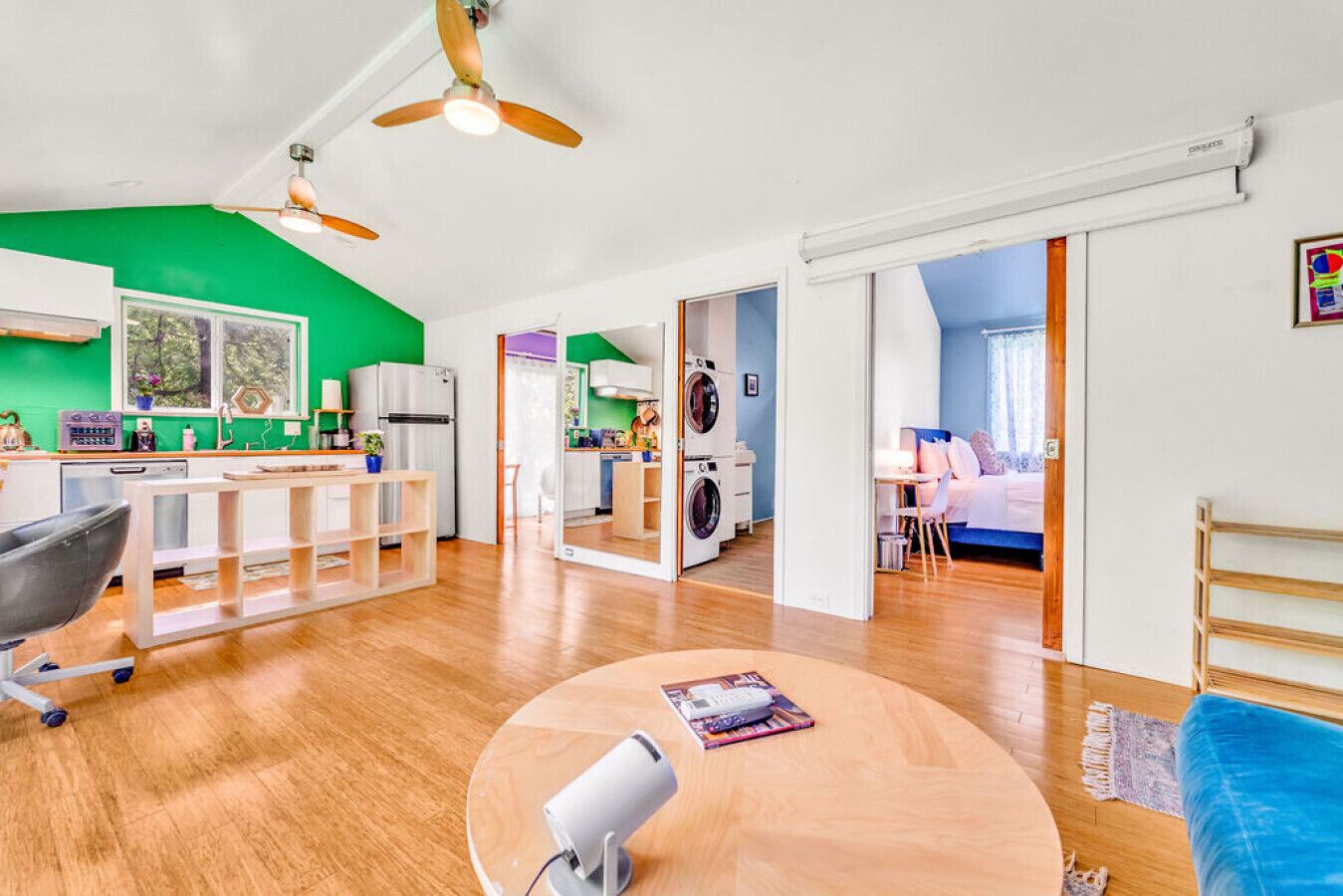 2 habitaciones, escritorio, tabla de planchar con plancha y wifi gratis 