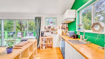 Køleskab, ovn, kogeplade, opvaskemaskine