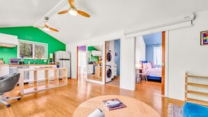 2 chambres, fer et planche à repasser, accès au Wi-Fi (inclus)
