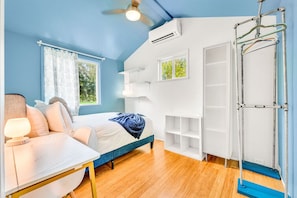 2 Schlafzimmer, Schreibtisch, Bügeleisen/Bügelbrett, kostenloses WLAN