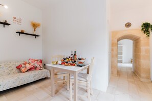 Dining - Deluxe Apartment - Masseria San Dana - By Just Houses (San Dana)
