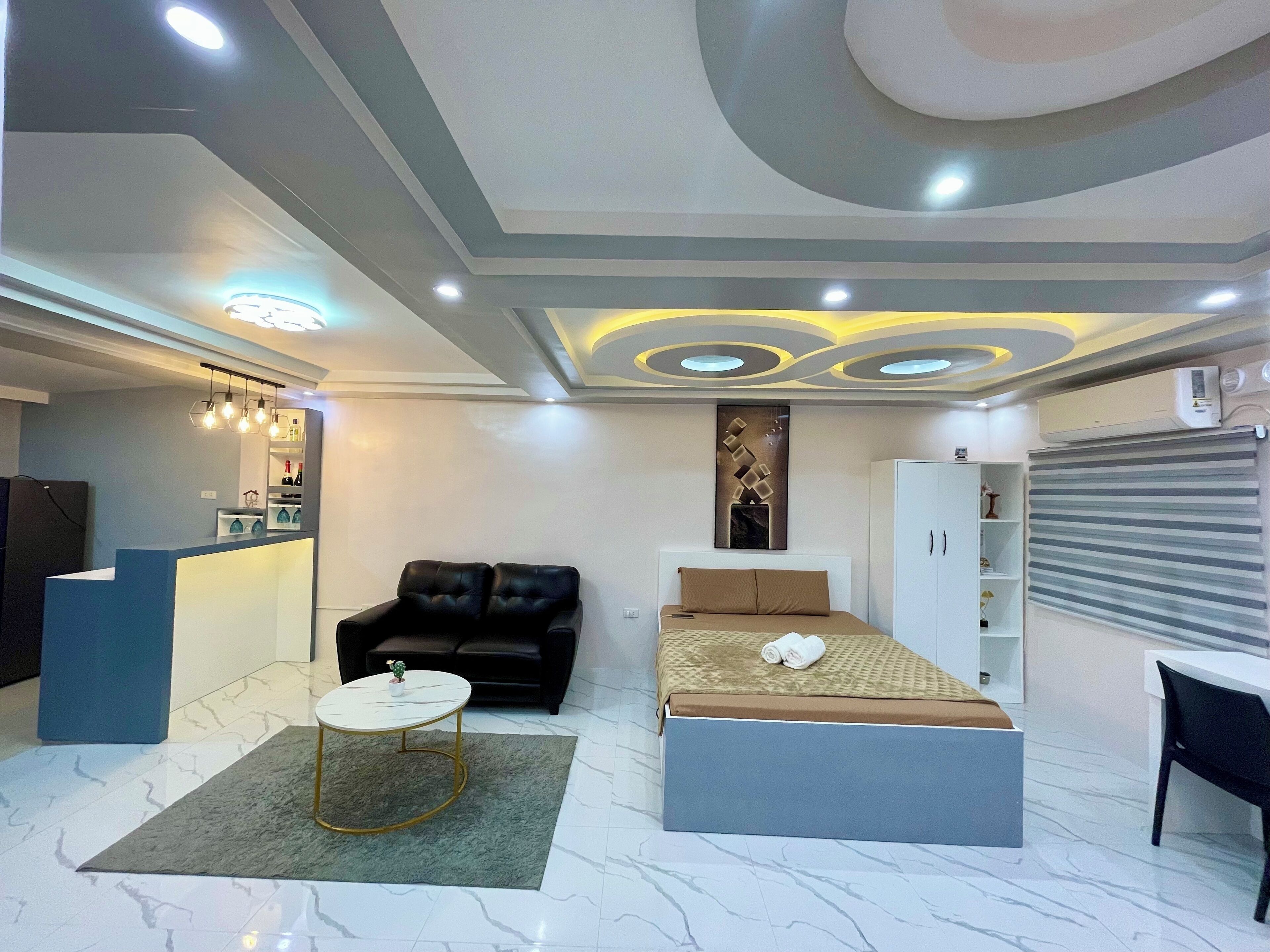 2 室のベッドルーム、アイロン / アイロン台、WiFi (無料)、ベッドシーツ