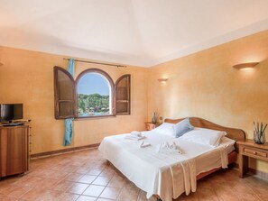 1 Schlafzimmer, Reisekinderbett, kostenloses WLAN, Bettwäsche