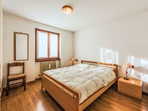 2 quartos, berço de viagem