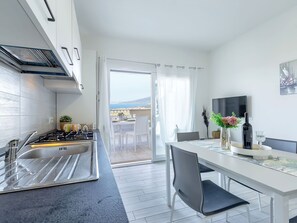 Microwave, oven, dishwasher, highchair - Lovely apartment for 5 guests with A/C, TV, terrace and pets allowed (Valledoria)