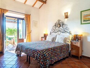 3 bedrooms, travel cot, free WiFi