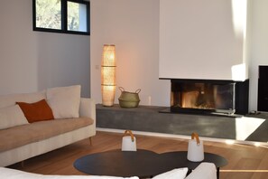 Smart TV - Casa "A Petra" villa with swimming pool South Corsica 4 km from Pianotolli (Monacia-d'Aullène)