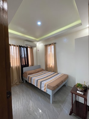3 dormitorios, tabla de planchar con plancha, wifi y ropa de cama