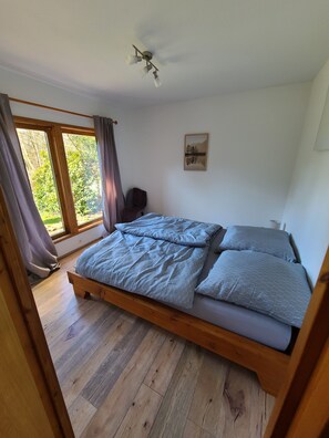 3 dormitorios, cuna de viaje, wifi gratis y ropa de cama