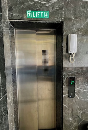 Elevator. Gopi Hotel And Restaurant