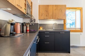 Fridge, microwave, oven, stovetop - Cosy and spacious 3* apartment, close to the slopes. Pets welcome! (Saint-Jean-de-Sixt)