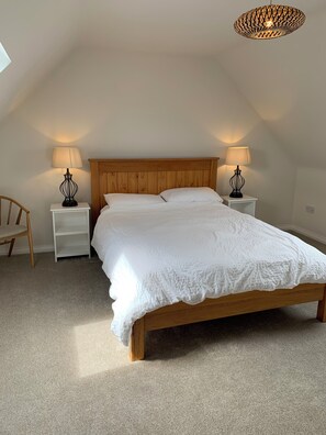 4 dormitorios, tabla de planchar con plancha, cuna de viaje y wifi