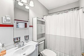 Douche, serviettes fournies