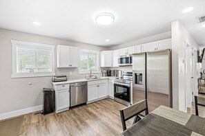 Dishwasher, cookware/dishes/utensils - Renovated Urban Oasis in Indy (Indianapolis)