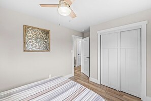 2 bedrooms, WiFi - Renovated Urban Oasis in Indy (Indianapolis)