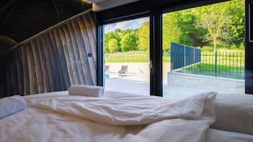 6 bedrooms, in-room safe, iron/ironing board, free WiFi