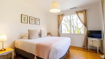 11 bedrooms, iron/ironing board, travel crib, free WiFi