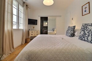 11 bedrooms, iron/ironing board, travel cot, free WiFi