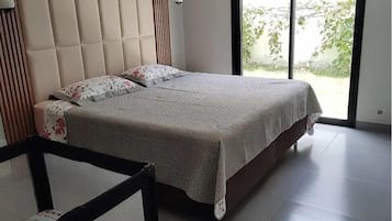 3 quartos, escrivaninha, berço de viagem, Wi-Fi de cortesia