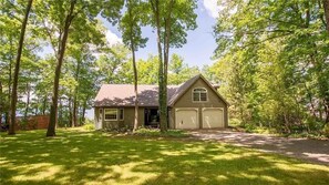 Exterior - Waterside Leisure Lakefront, Hot Tub & Game Room (Geneva)