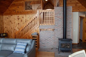 TV, video games, table football, offices - Waterside Leisure Lakefront, Hot Tub & Game Room (Geneva)