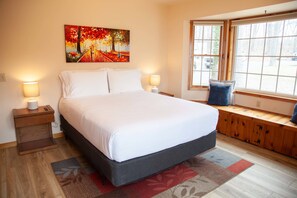 3 dormitorios, escritorio, tabla de planchar con plancha y cuna de viaje