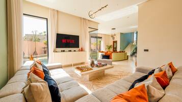 Smart-TV, Tischtennisplatte, Musikbibliothek