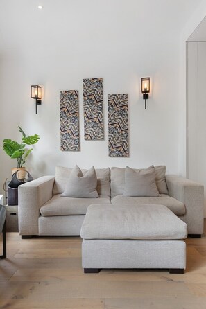 TV, video games, books - Luxury 2Bed/2Bath overlooking Clapham Common (Greater London)