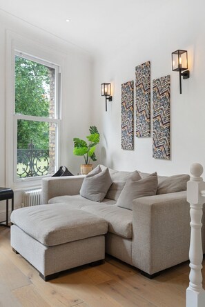 TV, video games, books - Luxury 2Bed/2Bath overlooking Clapham Common (Greater London)