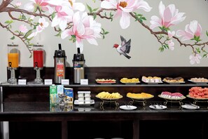 Free daily local cuisine breakfast - Tam Coc Lighthouse Hotel (Hoa Lu)