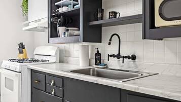 Fridge, microwave, oven, stovetop