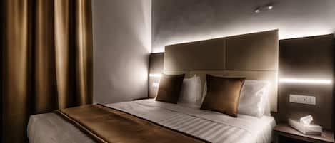 Caja de seguridad en la habitación y escritorio