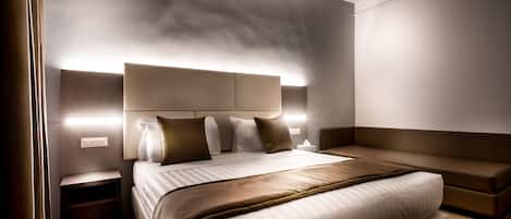 In-room safe, desk, laptop workspace, soundproofing