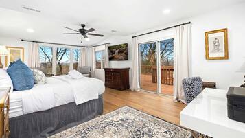 4 slaapkamers, een bureau, een strijkplank/strijkijzer, wifi