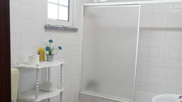 Handtücher, Seife, Toilettenpapier