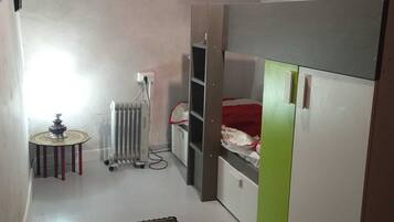 4 bedrooms, WiFi, bed sheets