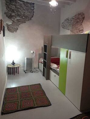 4 camere, Wi-Fi, lenzuola