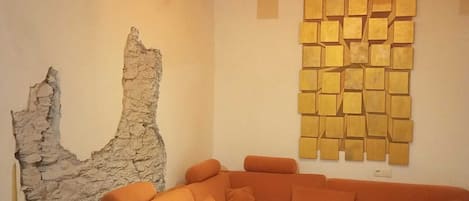 Televisie en een open haard