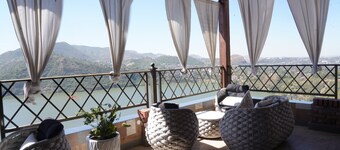 Pyramid Hotels & Resorts