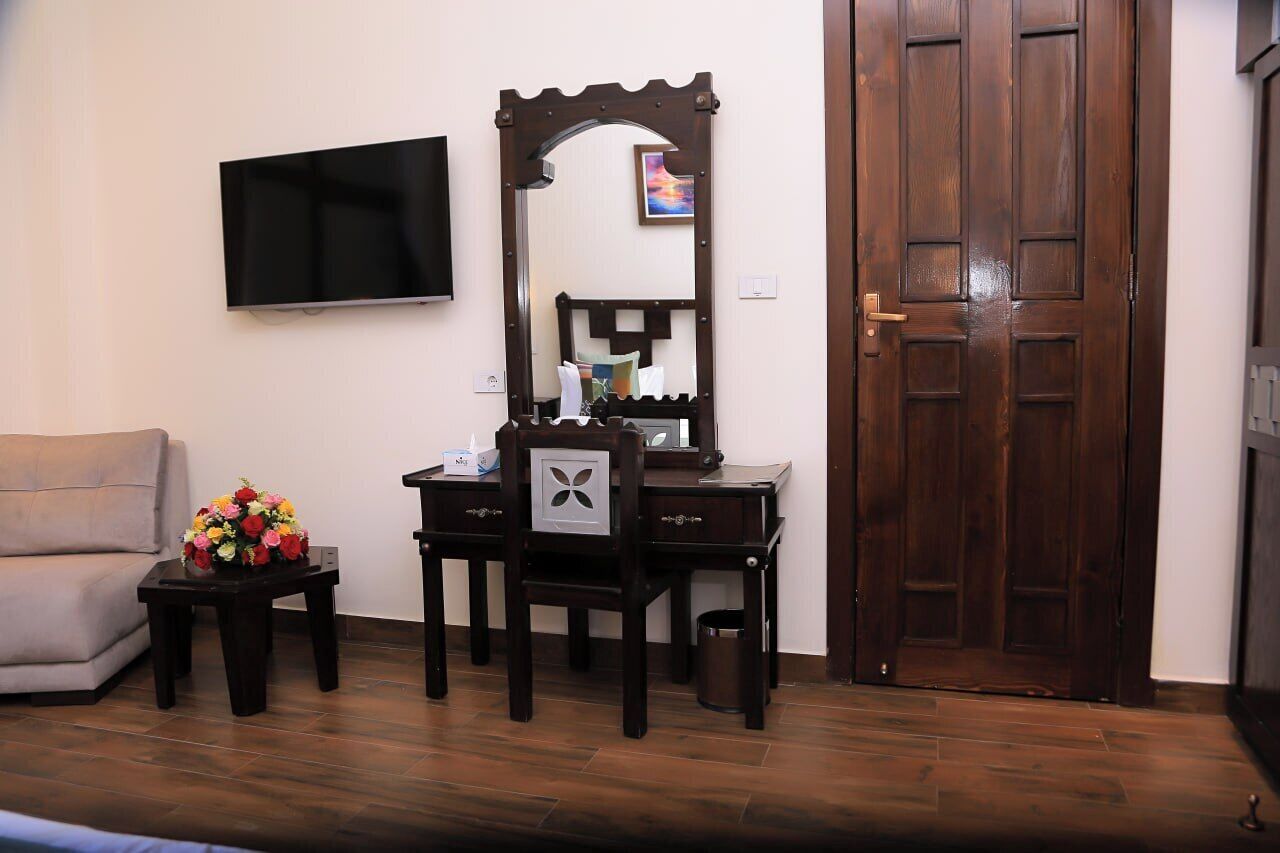 Standard Single Room, Lake View | Living area