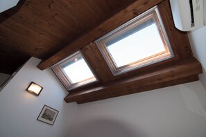 Habitación clásica con 1 cama matrimonial o 2 individuales | Escritorio y wifi gratis 