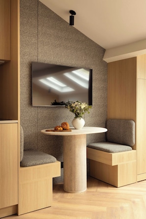 Apartment | Dining - Charming Studio - 2P- Jardin de Luxembourg/pantheon (Paris)