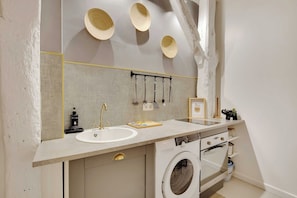 Apartment | Bathroom - Elegant Apartment -2br-4p- Le Marais (Paris)