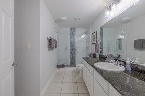 تجهيزات دش، مجففات شعر، مناشف